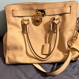 Michael Kors Elegant Tan Saffiano Leather Handbag